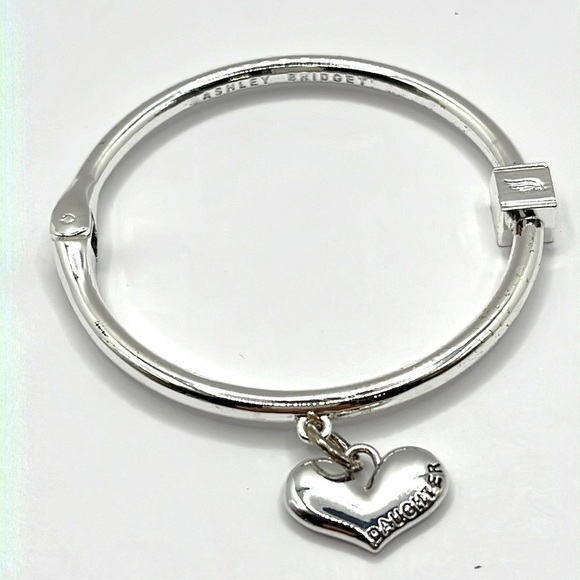 AB Daughter  LOVE Heart ❤️ Charm Bracelet Silver Tone clamper hinged closure - Picture 5 of 9